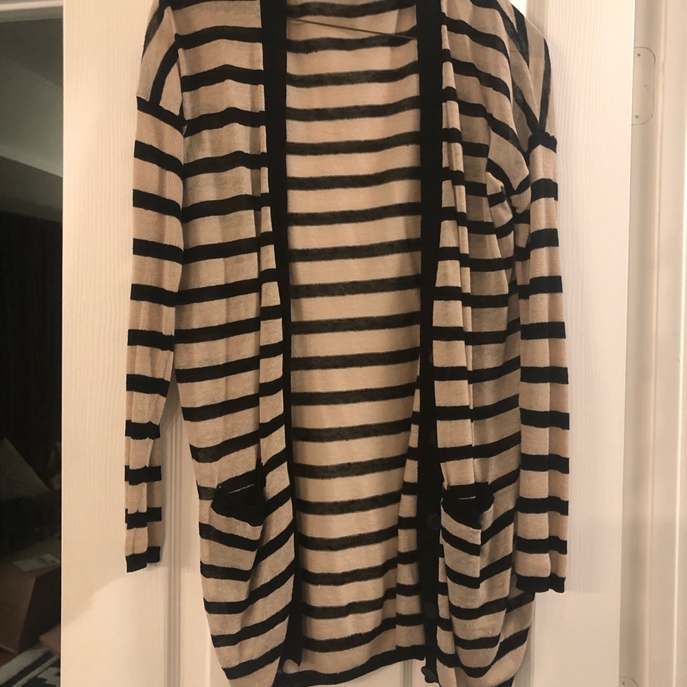Victoria Secret Light weight cardigan